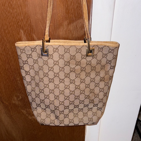 Gucci Beige Monogram Tote Bag - Picture 2 of 9